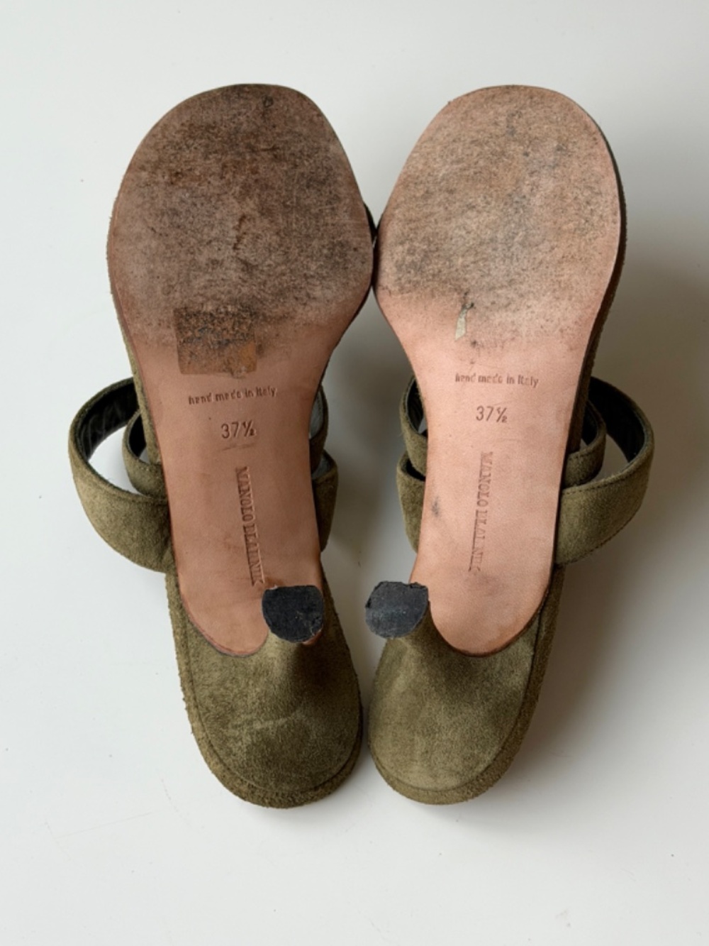 Vintage Manolo Blahnik olive suede thong sandals, IT 37.5, approx. US 7 - Picture 10 of 10